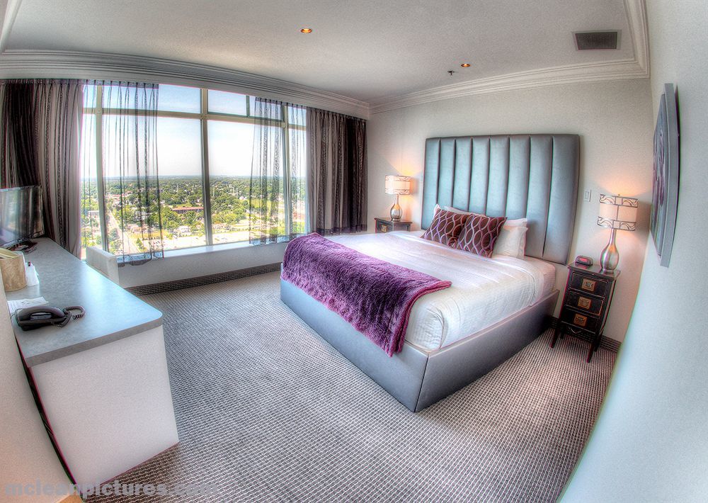 Tower At Fallsview 4*
